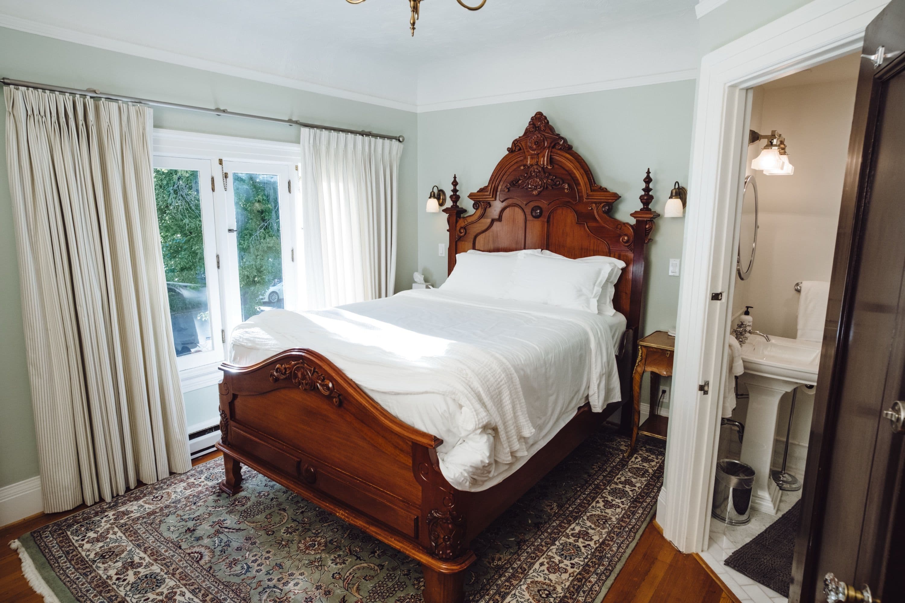 The James & Dolly Room
