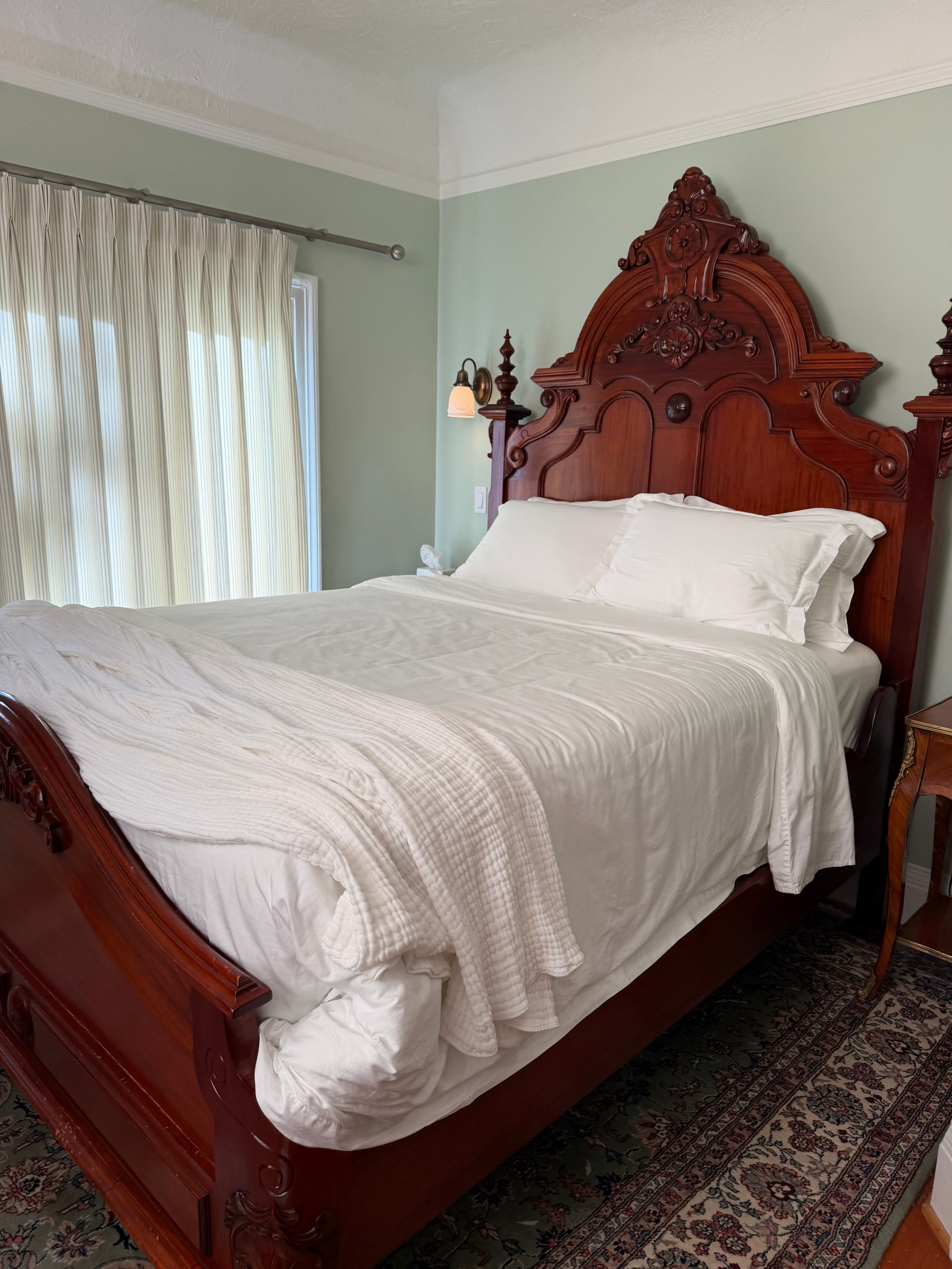 Eight private rooms