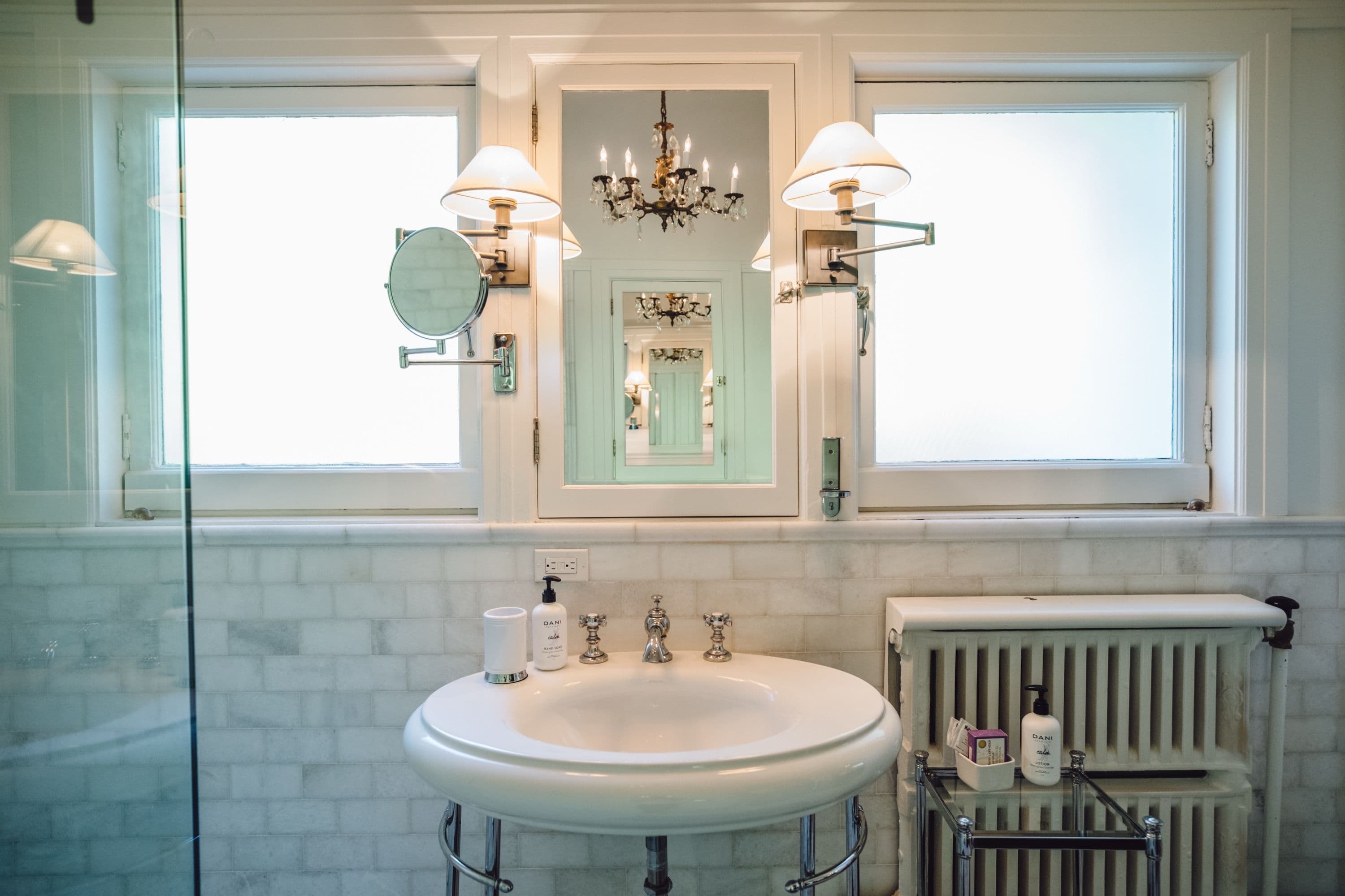 Private bath in the George & Martha Room